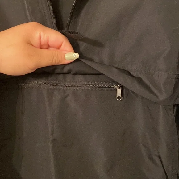 Champion Black Windbreaker - Picture 5 of 6
